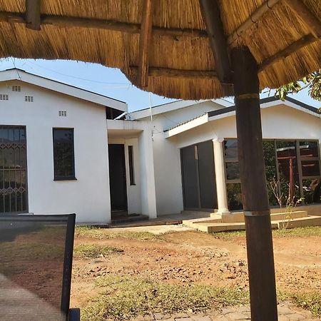 Thula Du Estate - One Bed Apartment Mbabane Room photo